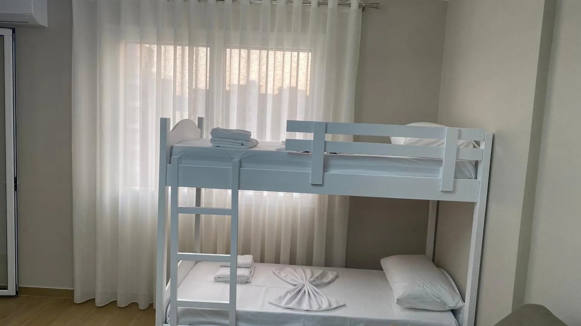 Alex Apartment Lungo Mare Vlorë 0*,  Albánie